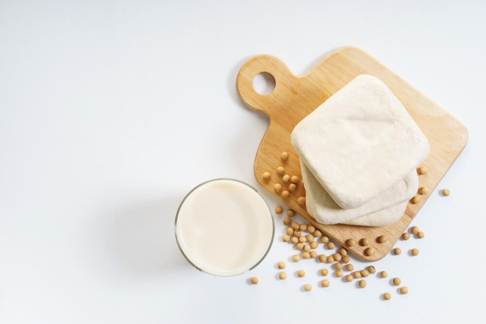 soy-milk-with-soy-beans-and-tofu